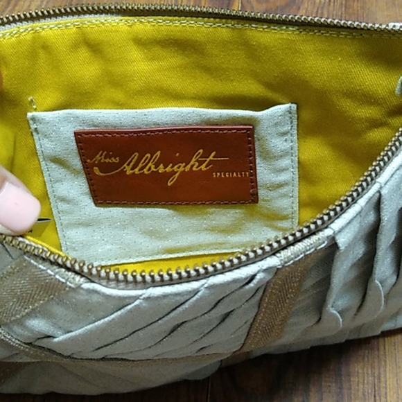 A Miss Albright clutch - Picture 3 of 4
